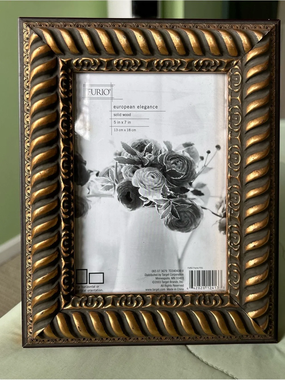 Vintage Furio Unused Gold Ornate Picture Frame with Twisted Rope Siding